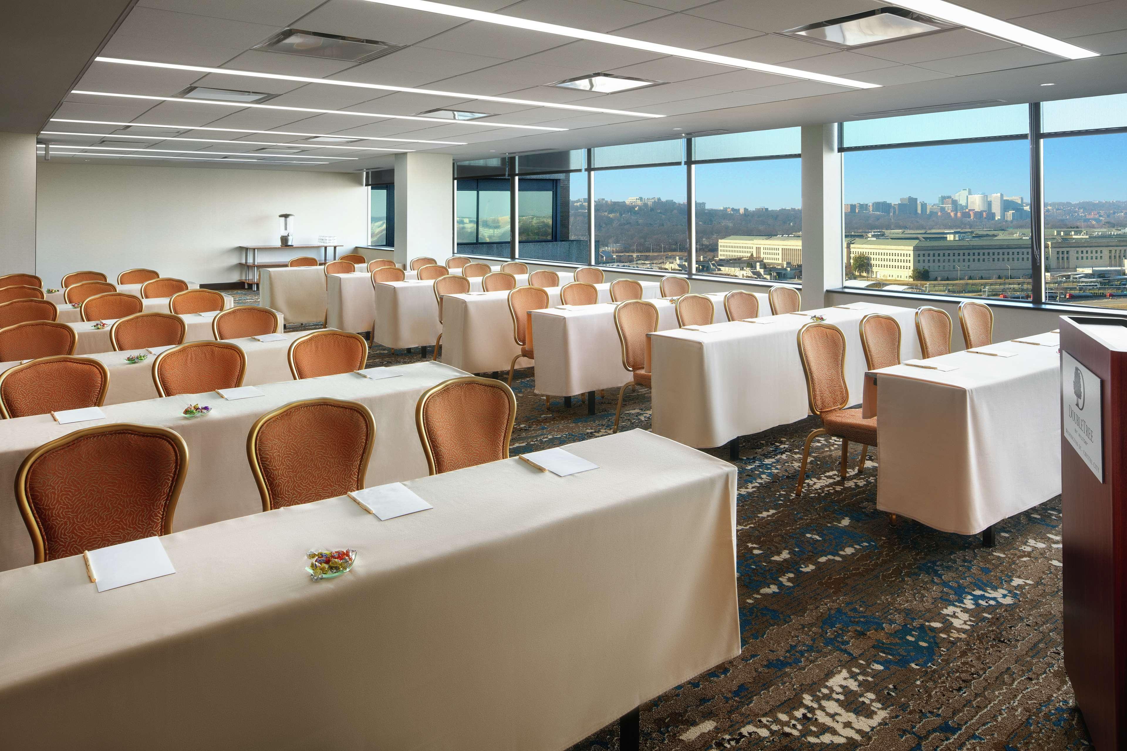 Doubletree By Hilton Washington Dc - Crystal City Arlington Exterior foto