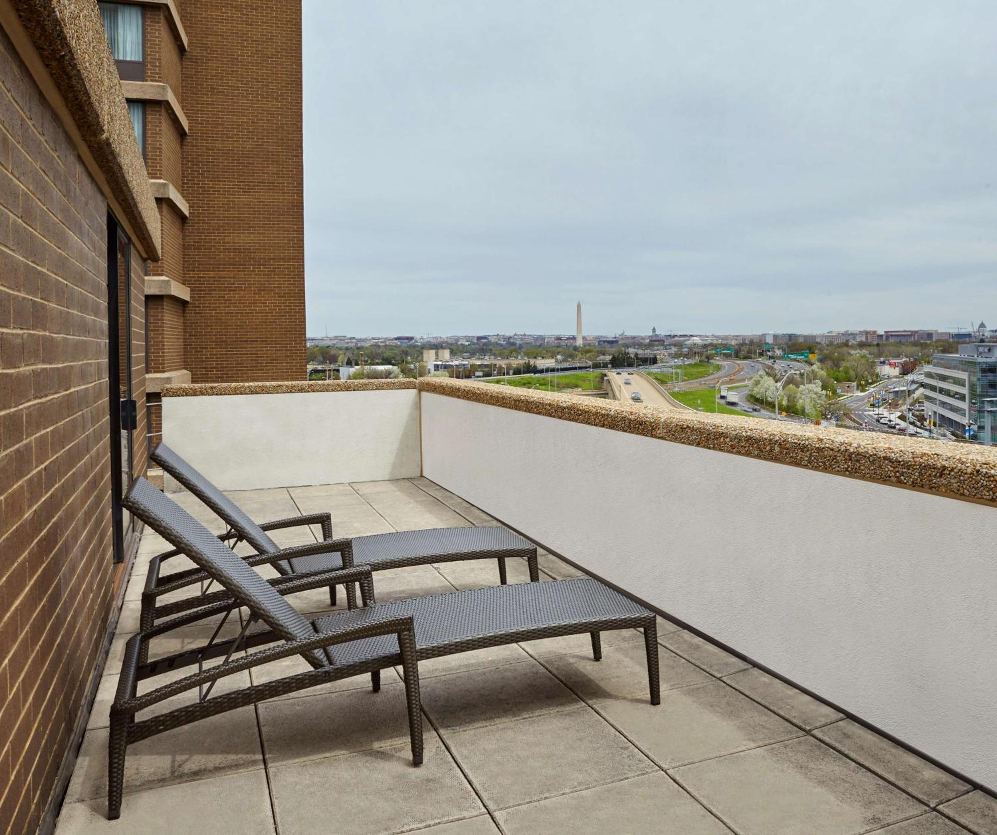 Doubletree By Hilton Washington Dc - Crystal City Arlington Exterior foto