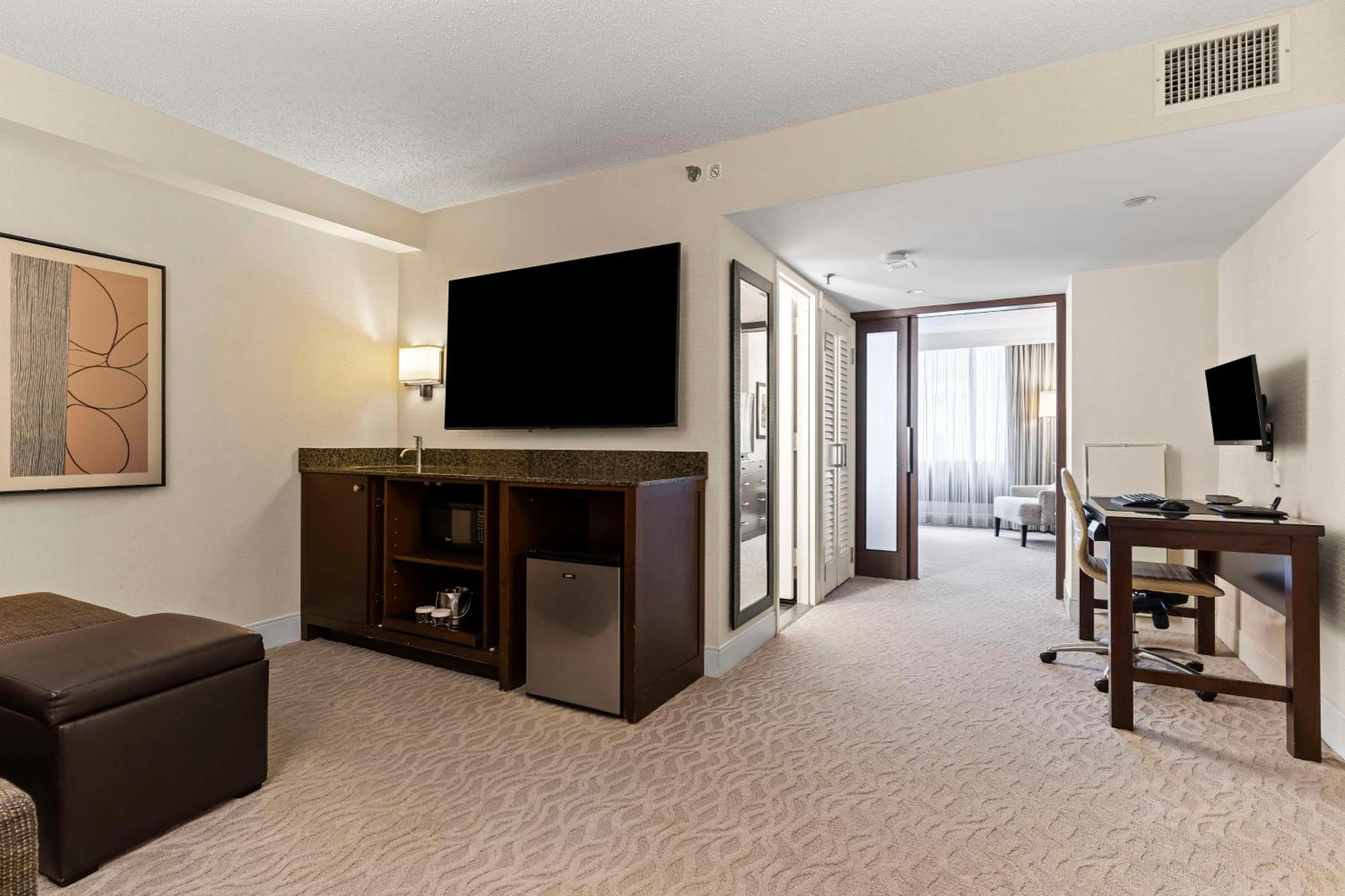 Doubletree By Hilton Washington Dc - Crystal City Arlington Exterior foto